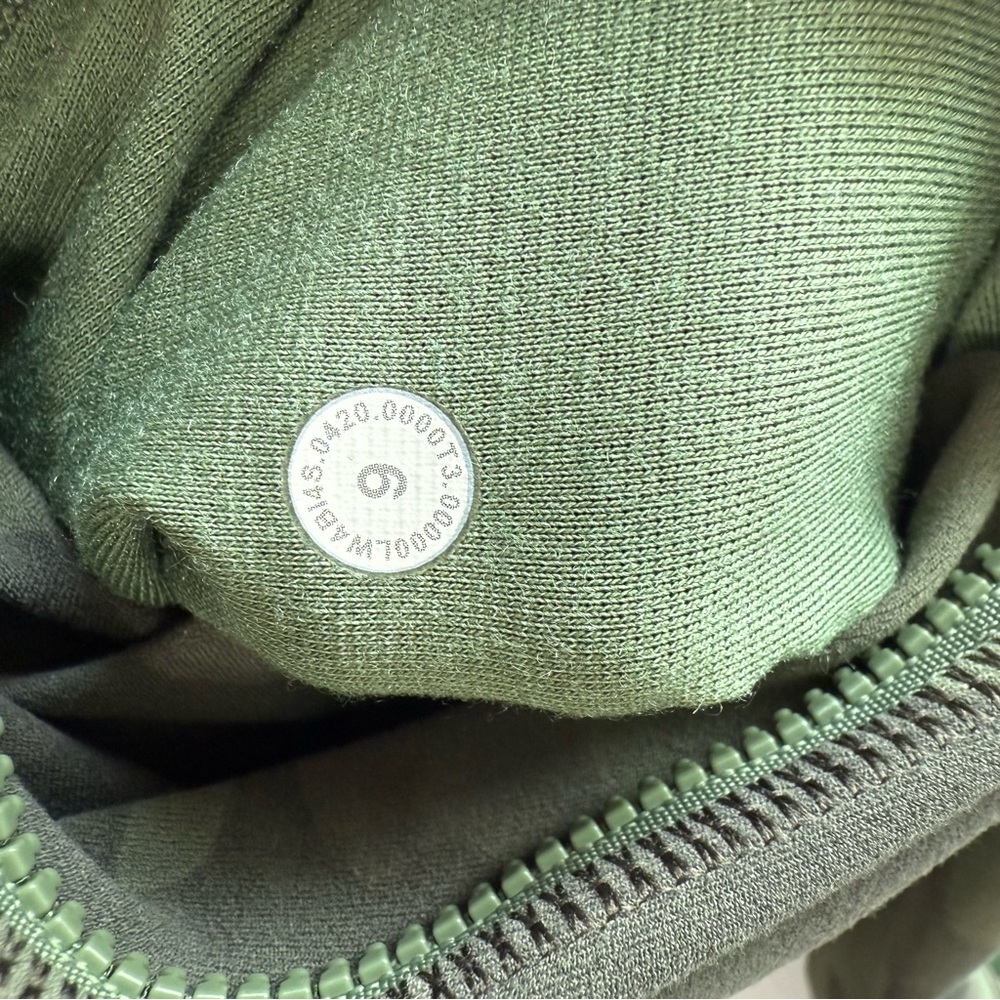 Lululemon Hooded Define Jacket *Nulu
Heritage 365 Camo Green Twill Multi- Size 6 - Picture 4 of 4